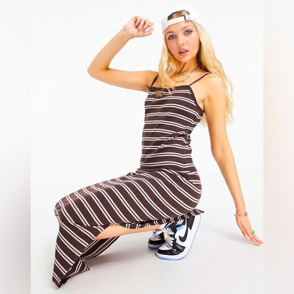Nike Femme Ribbed Maxi Dress Brown Stripe, Size Medium - Picture 1 of 16